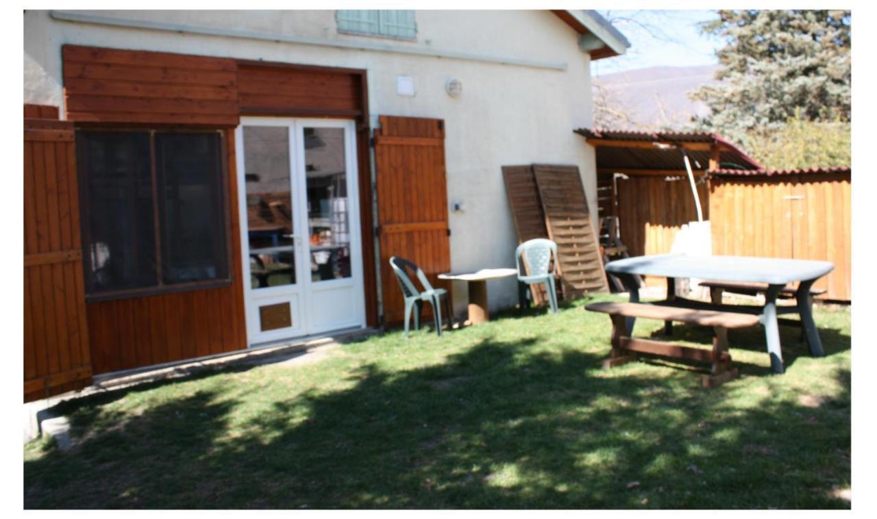 Petit Studio, Bien Equipe, A La Campagne Marcoux  外观 照片